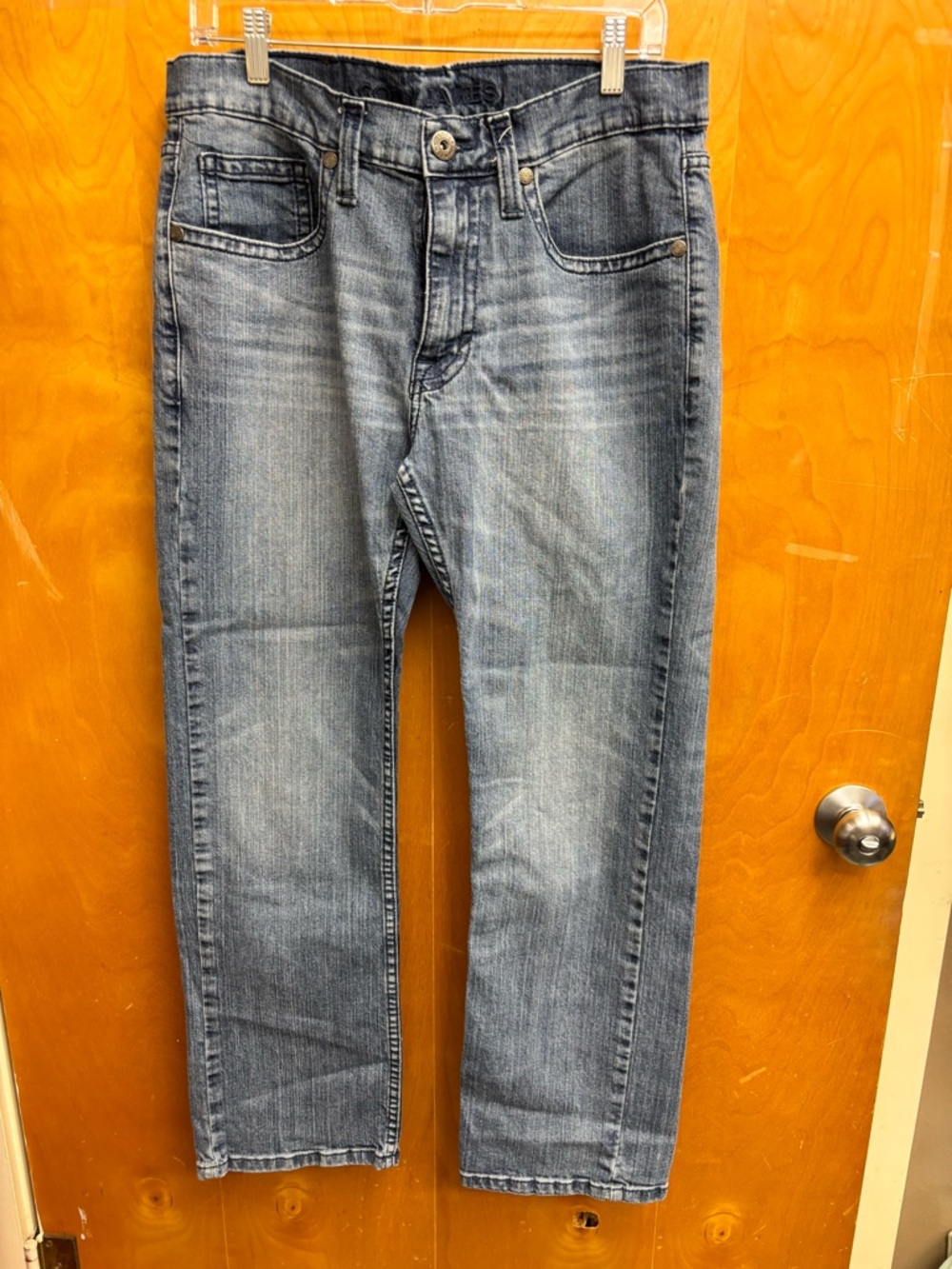 Classic Men's Straight Jeans — Medium Washed Blue 33x30